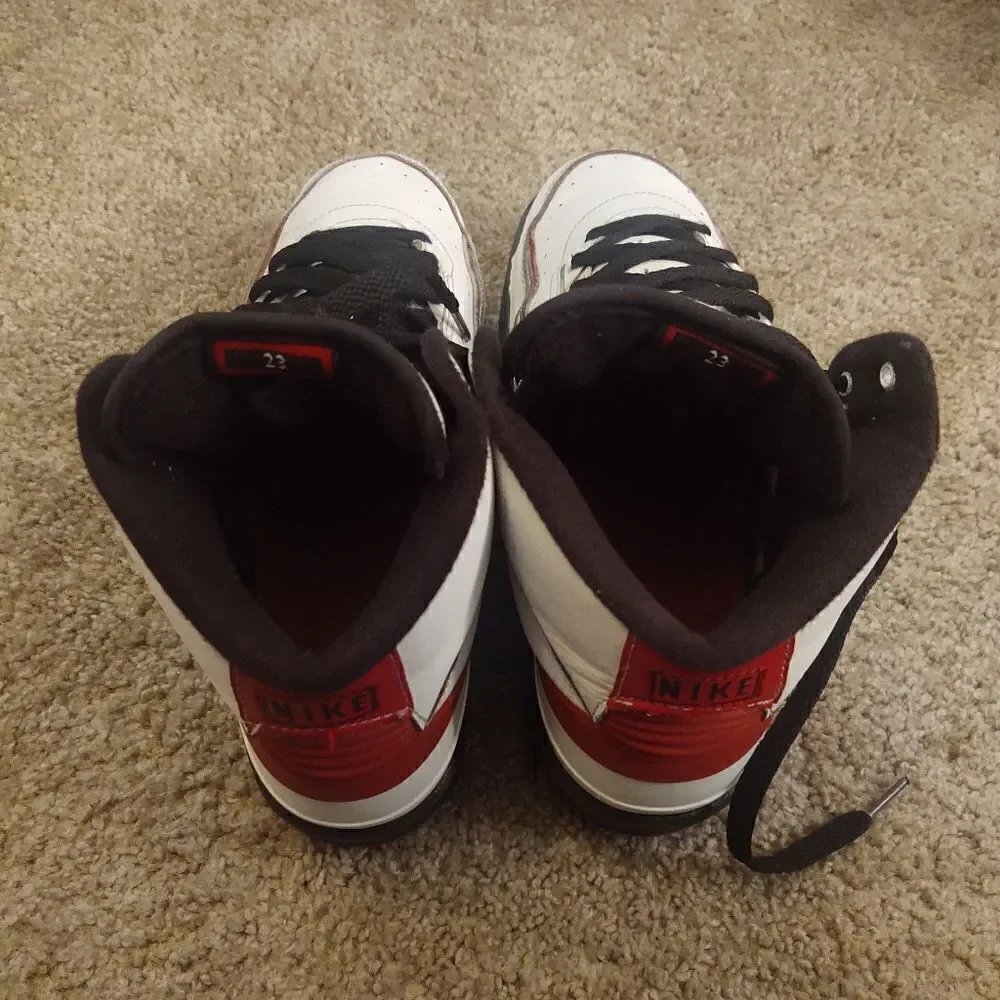 2010 Air Jordan 2 II Retro Chicago Youth Size 7 395718-101, PRE-OWNED - Picture 4 of 6